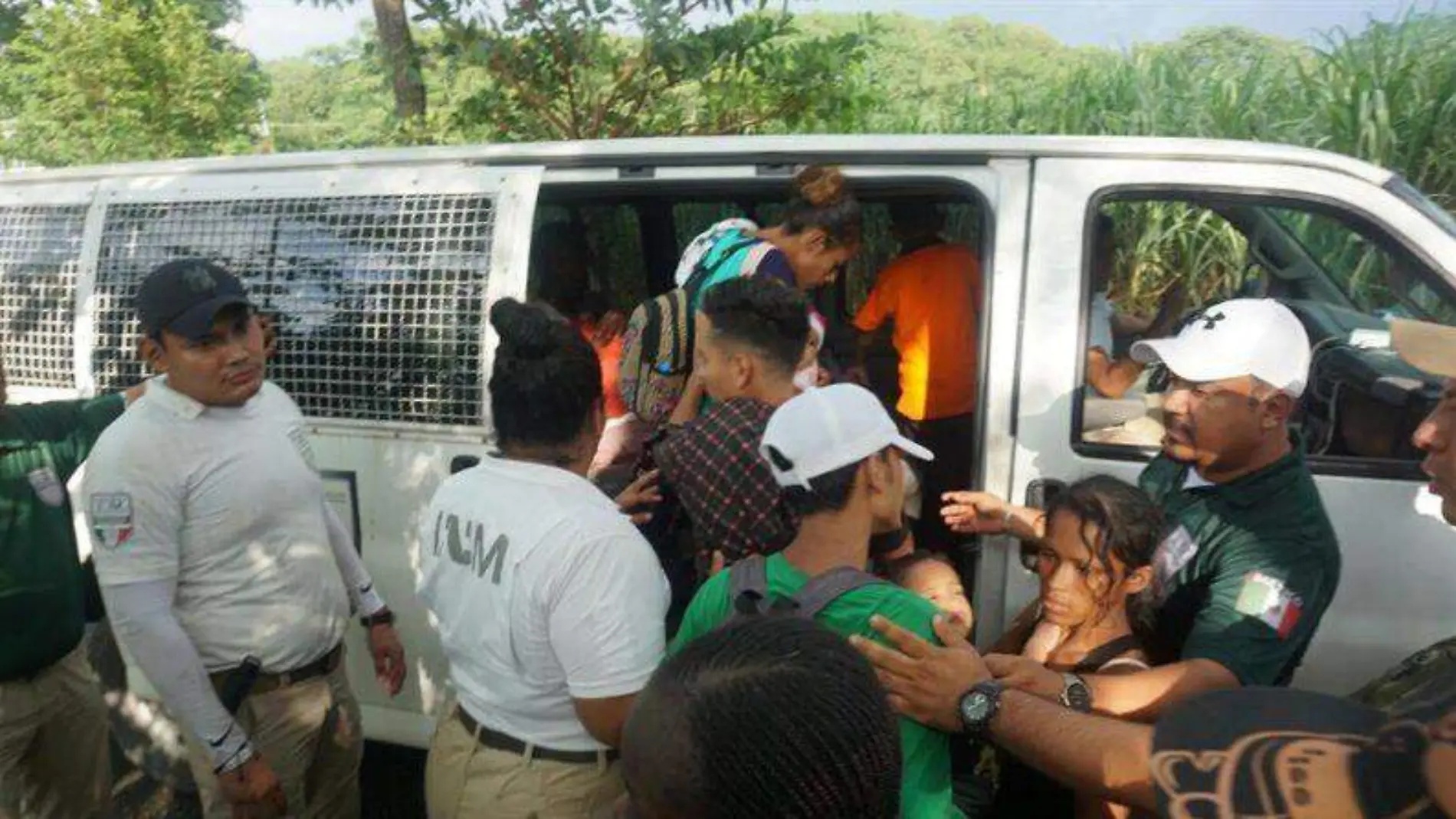 detienen a migrantes en chiapas